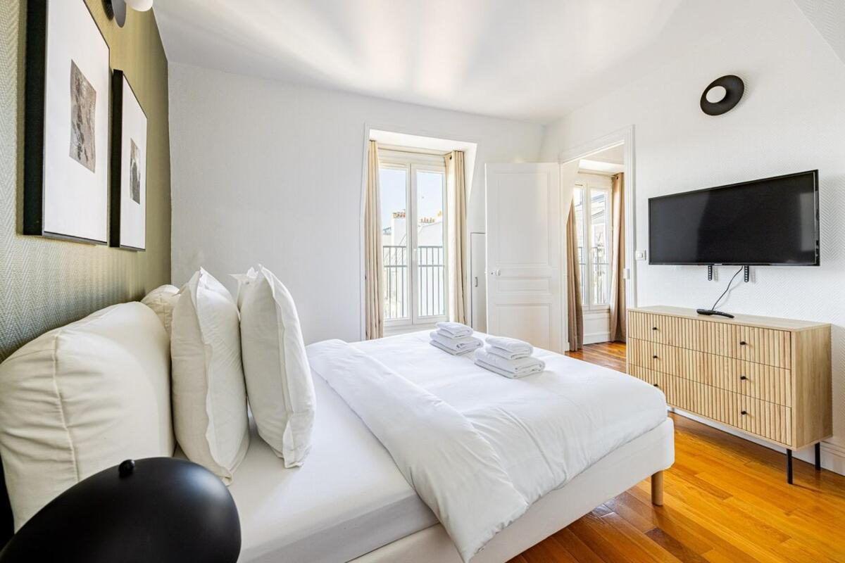 1 Bedroom # 14 # Alesia *